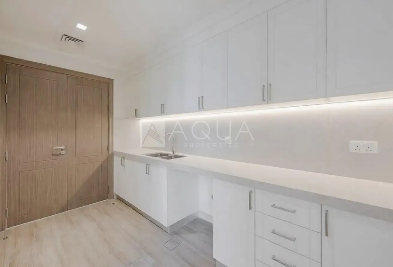 EXCLUSIVE WATERFRONT TH  | BRAND NEW | MOVE IN READY