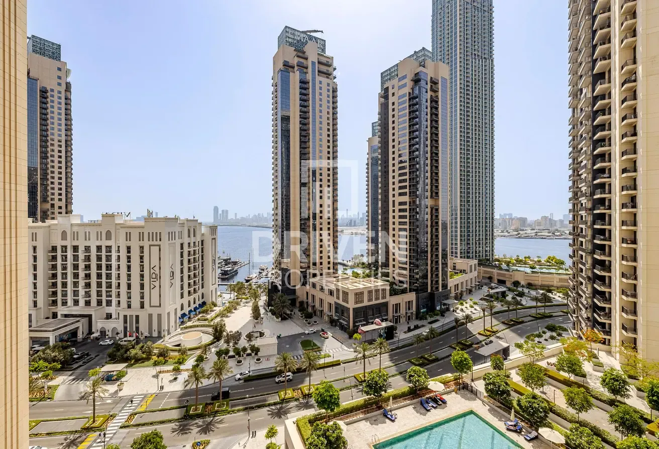 Vast Layout Unit with Fantastic Marina View