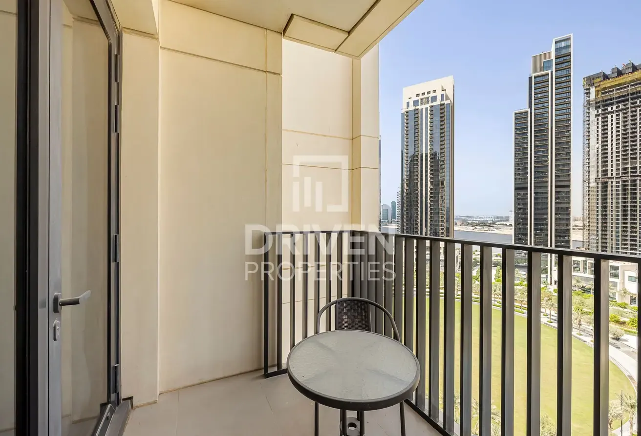 Vast Layout Unit with Fantastic Marina View