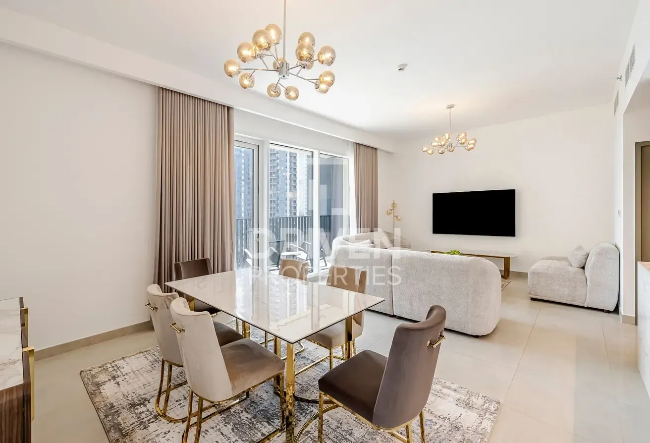 Vast Layout Unit with Fantastic Marina View
