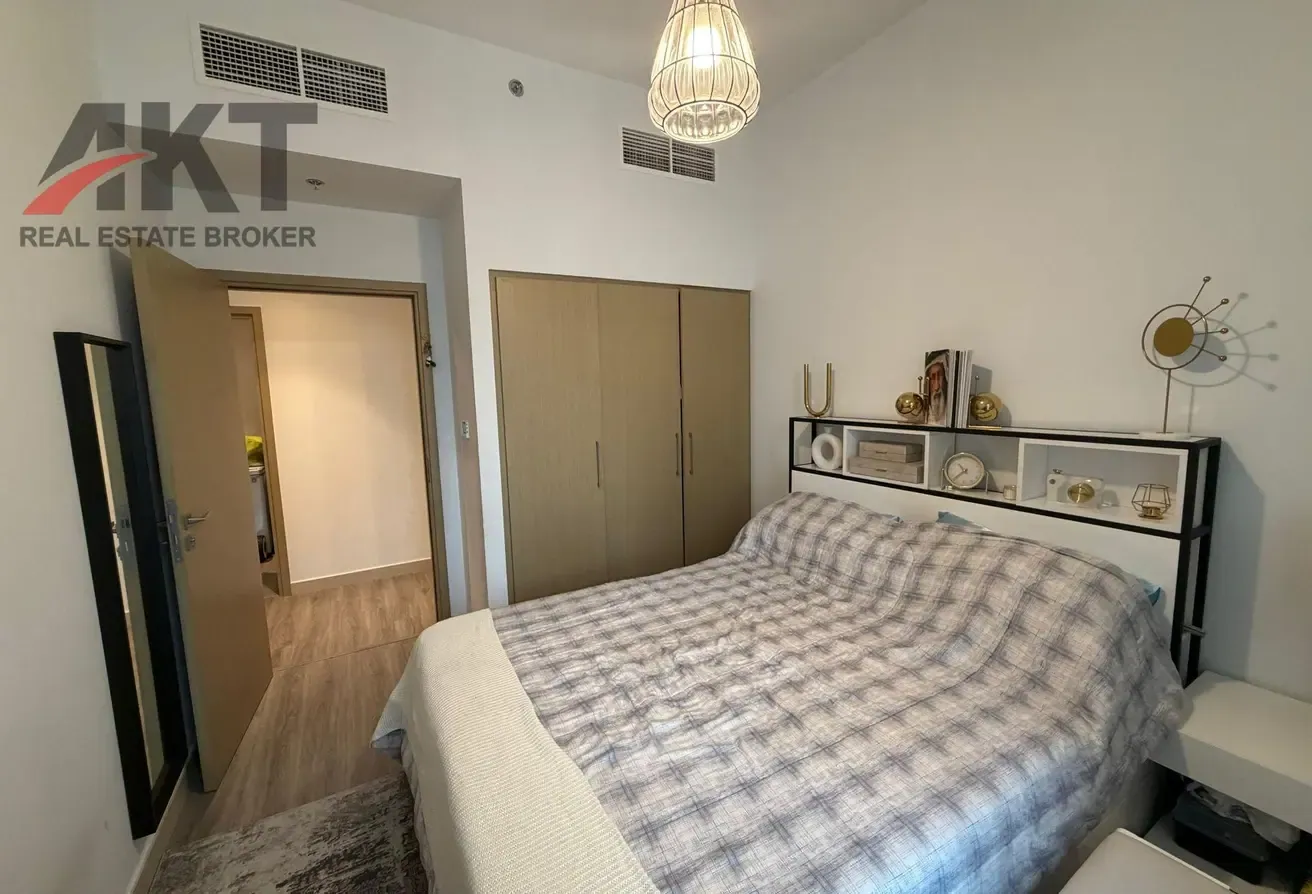 3 BED+ MAID/FURNISHED/CREEK VIEW/ VACANT AND READY