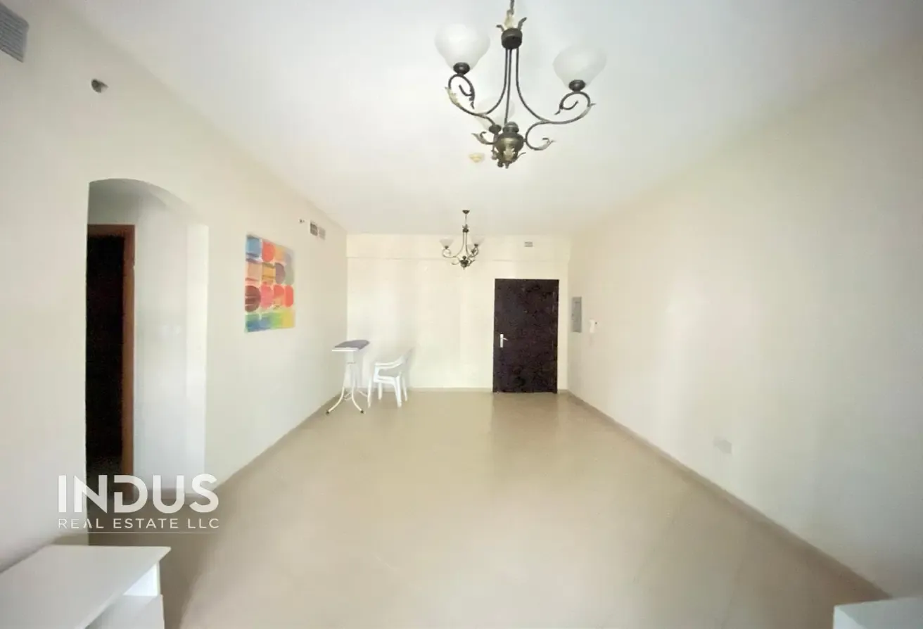 Vacant | Close to Metro | Price is Negotiable