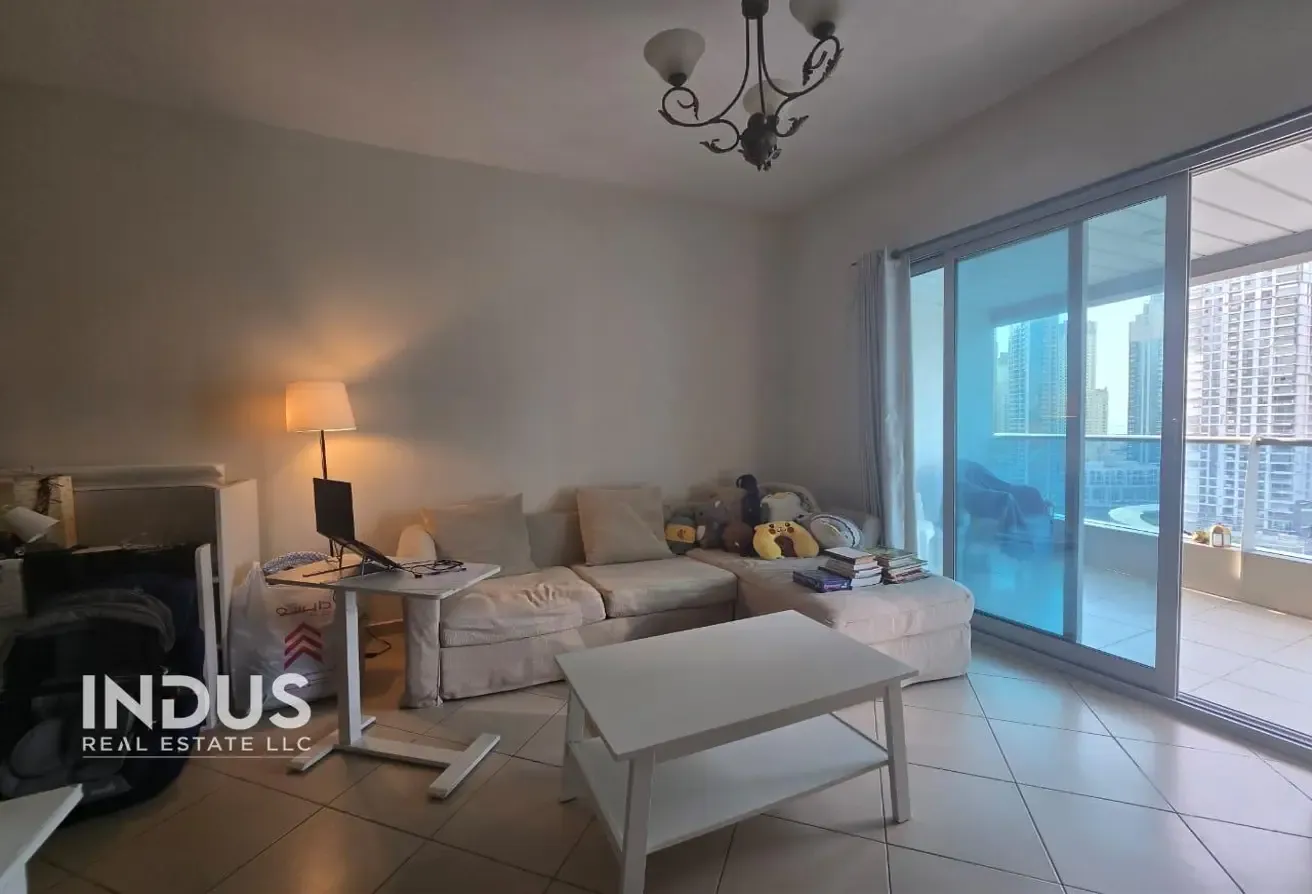 Vacant | Close to Metro | Price is Negotiable