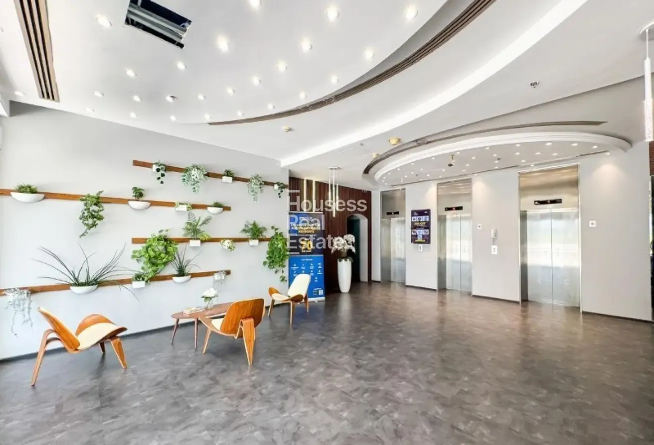 Fully Furnished|Sheikh Zayed View|Modern Furnishes