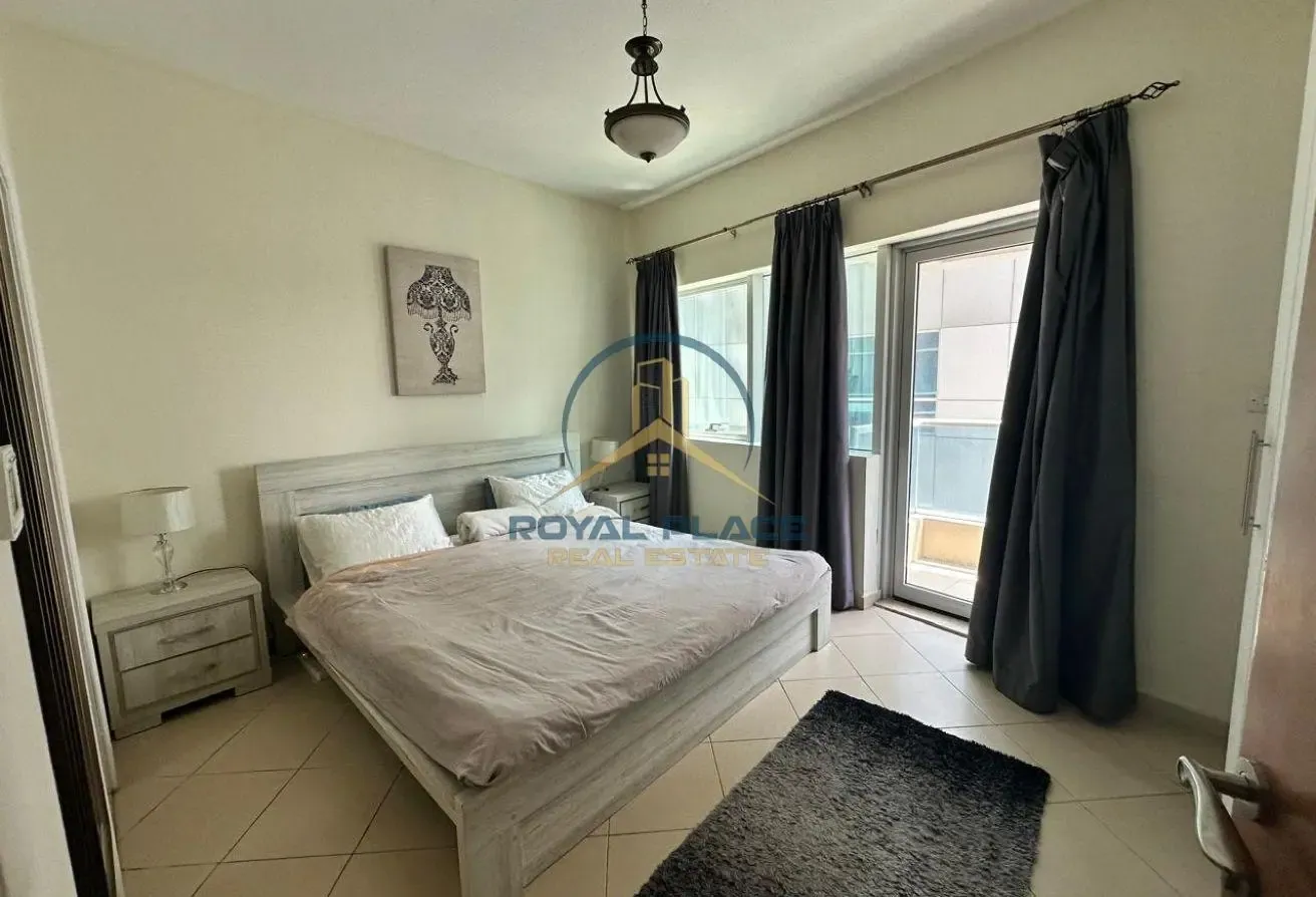 FULLY FURNISHED | VACCANT | NEXT TO METRO
