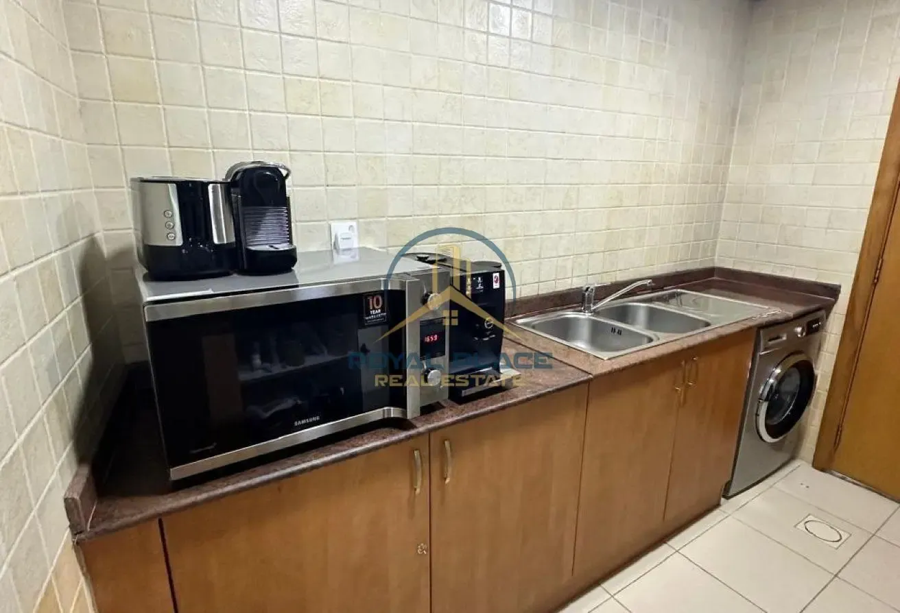 FULLY FURNISHED | VACCANT | NEXT TO METRO
