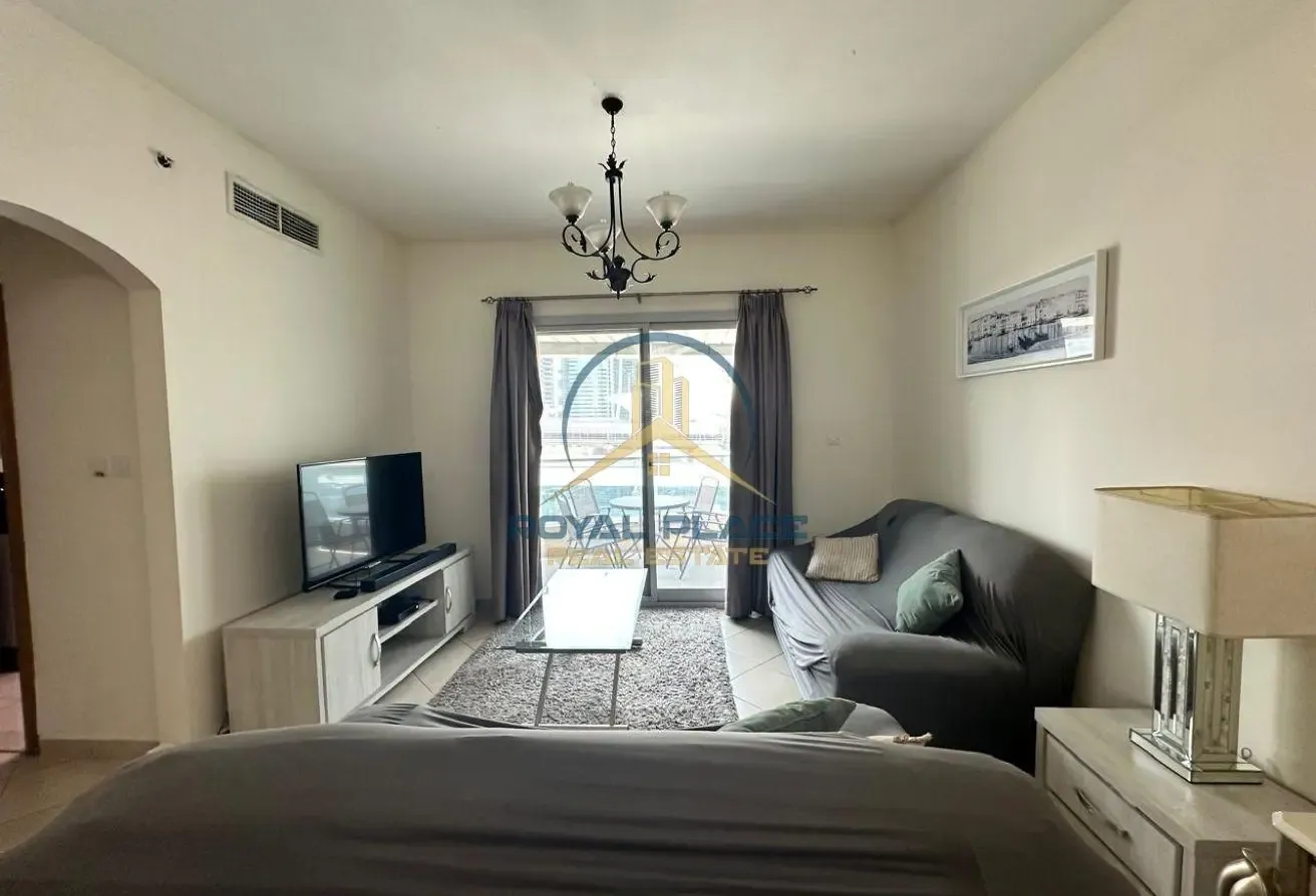 FULLY FURNISHED | VACCANT | NEXT TO METRO