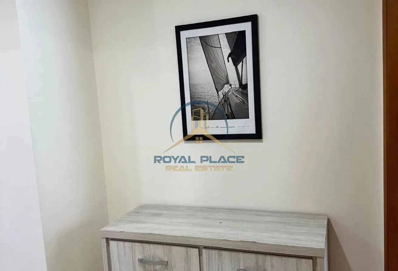 FULLY FURNISHED | VACCANT | NEXT TO METRO