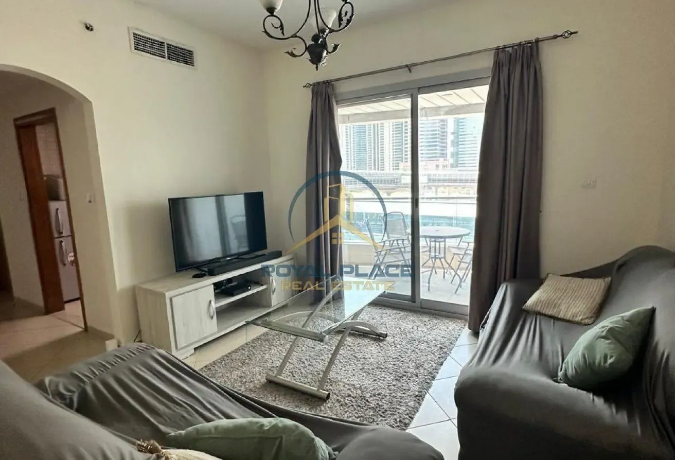 FULLY FURNISHED | VACCANT | NEXT TO METRO