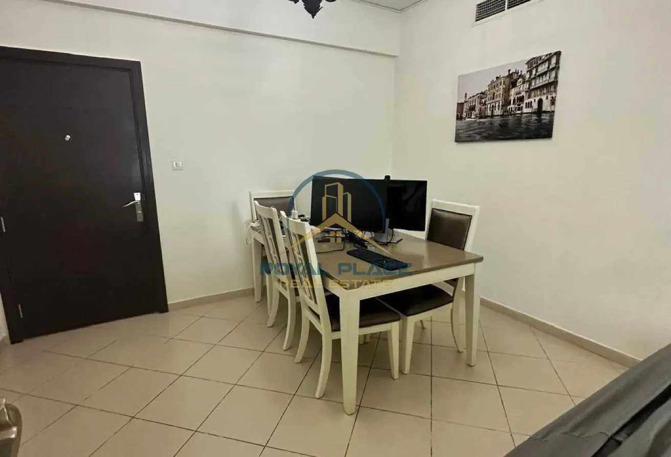 FULLY FURNISHED | VACCANT | NEXT TO METRO