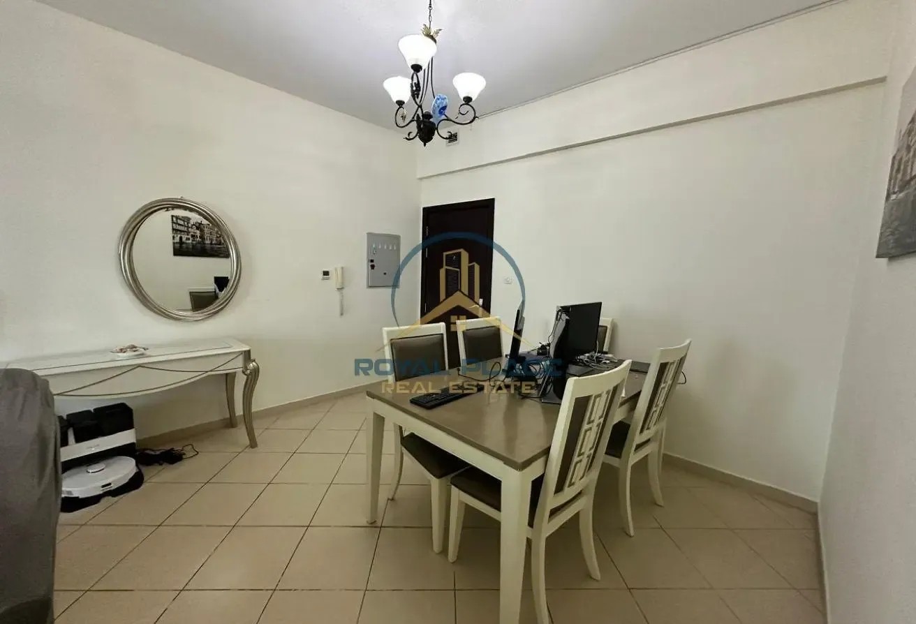 FULLY FURNISHED | VACCANT | NEXT TO METRO