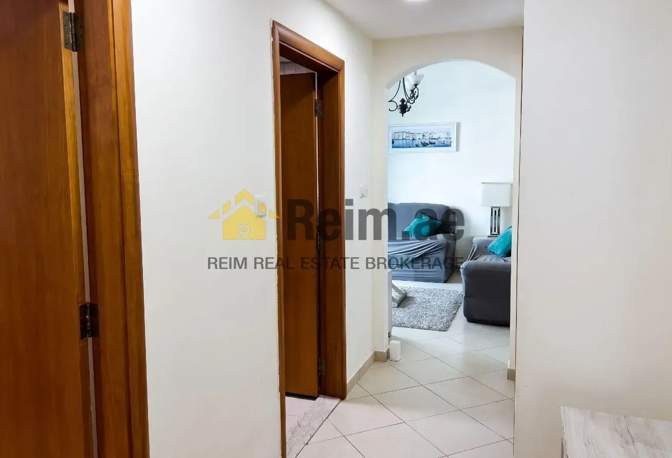 Steps to Metro | Lake View | Best Price