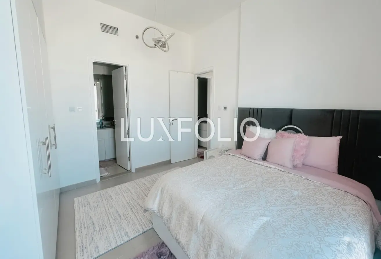 Fully Furnished | Mid-Floor | Vacant Now