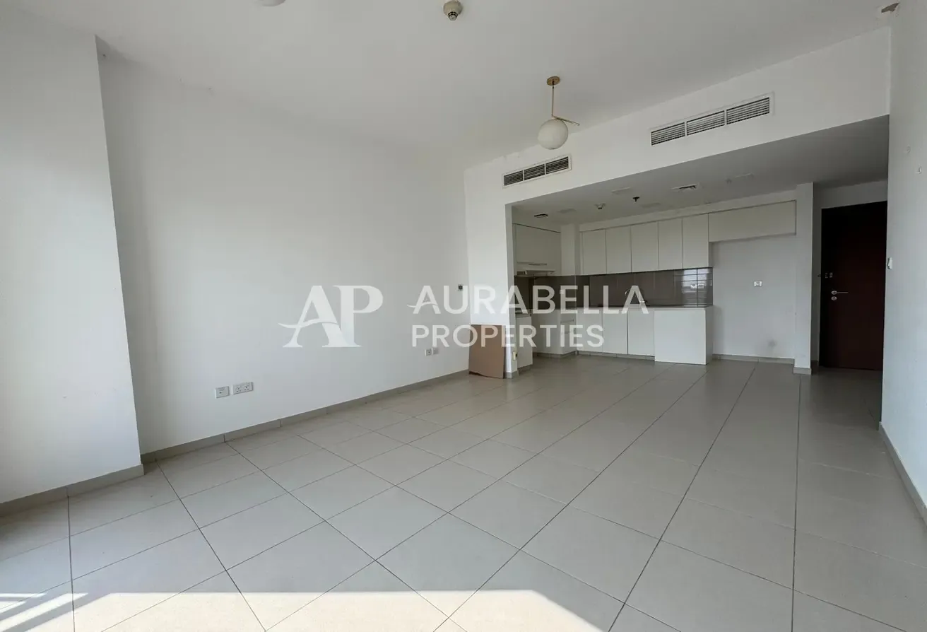 Pool View | Bright and Airy | Vacant Soon