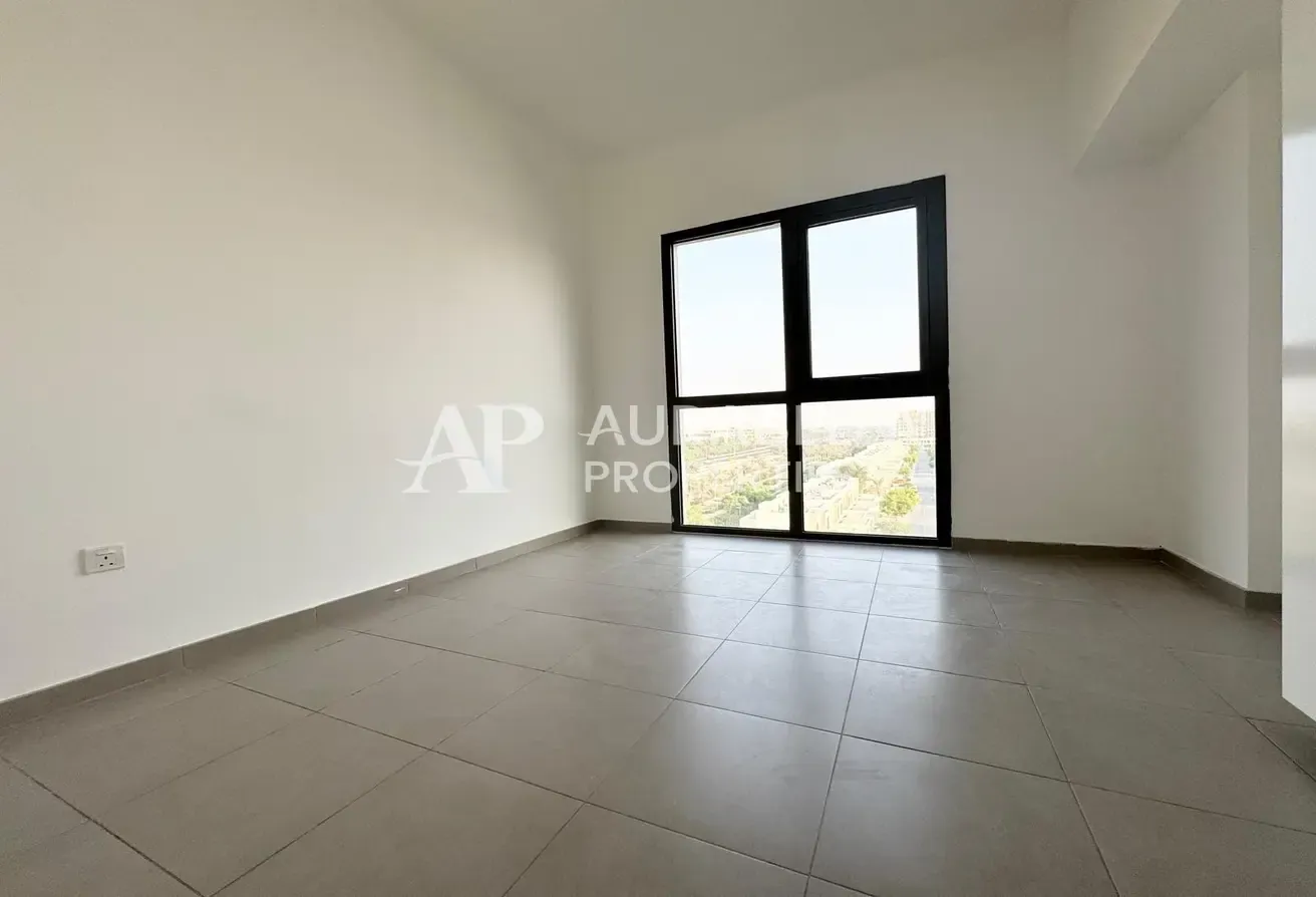 Pool View | Bright and Airy | Vacant Soon