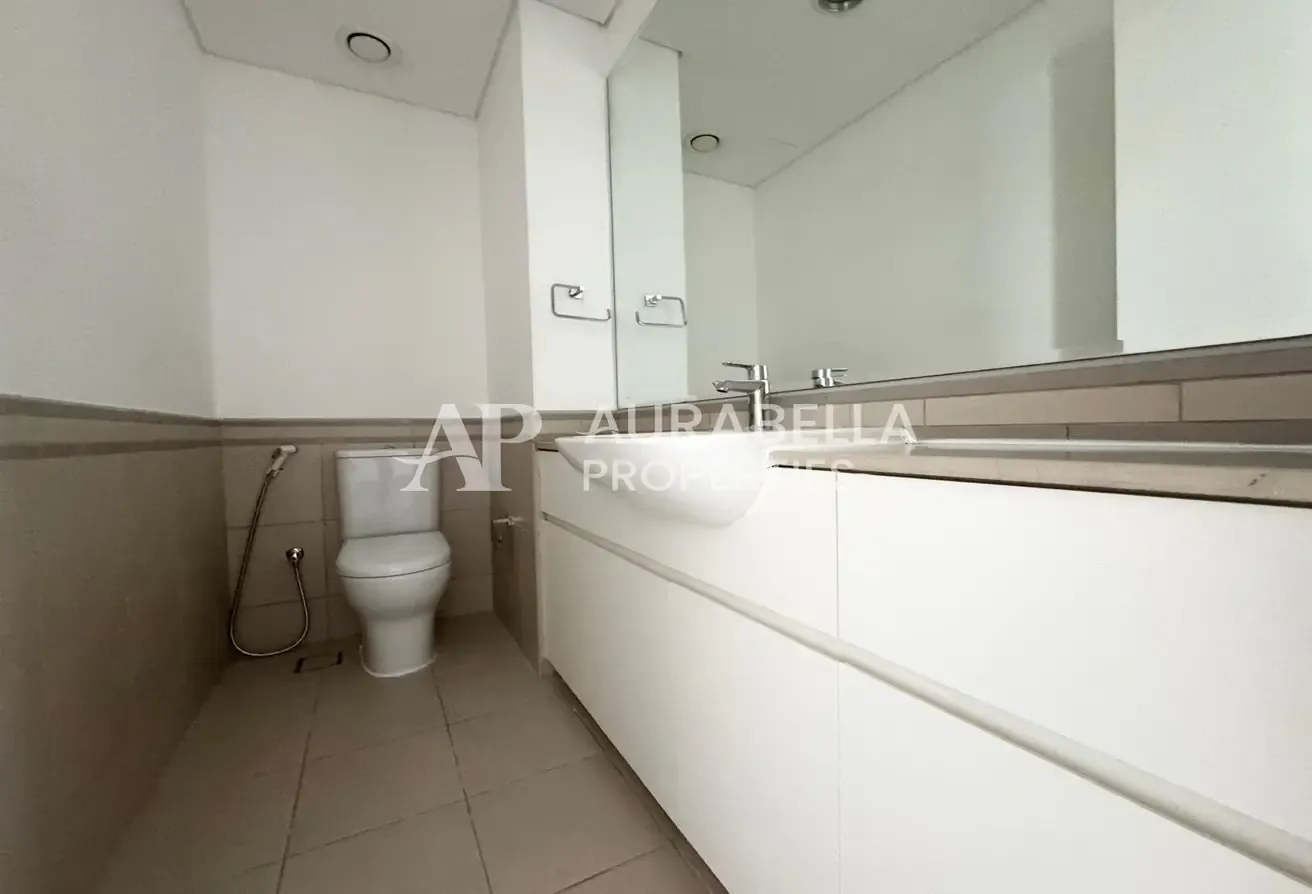 Pool View | Bright and Airy | Vacant Soon