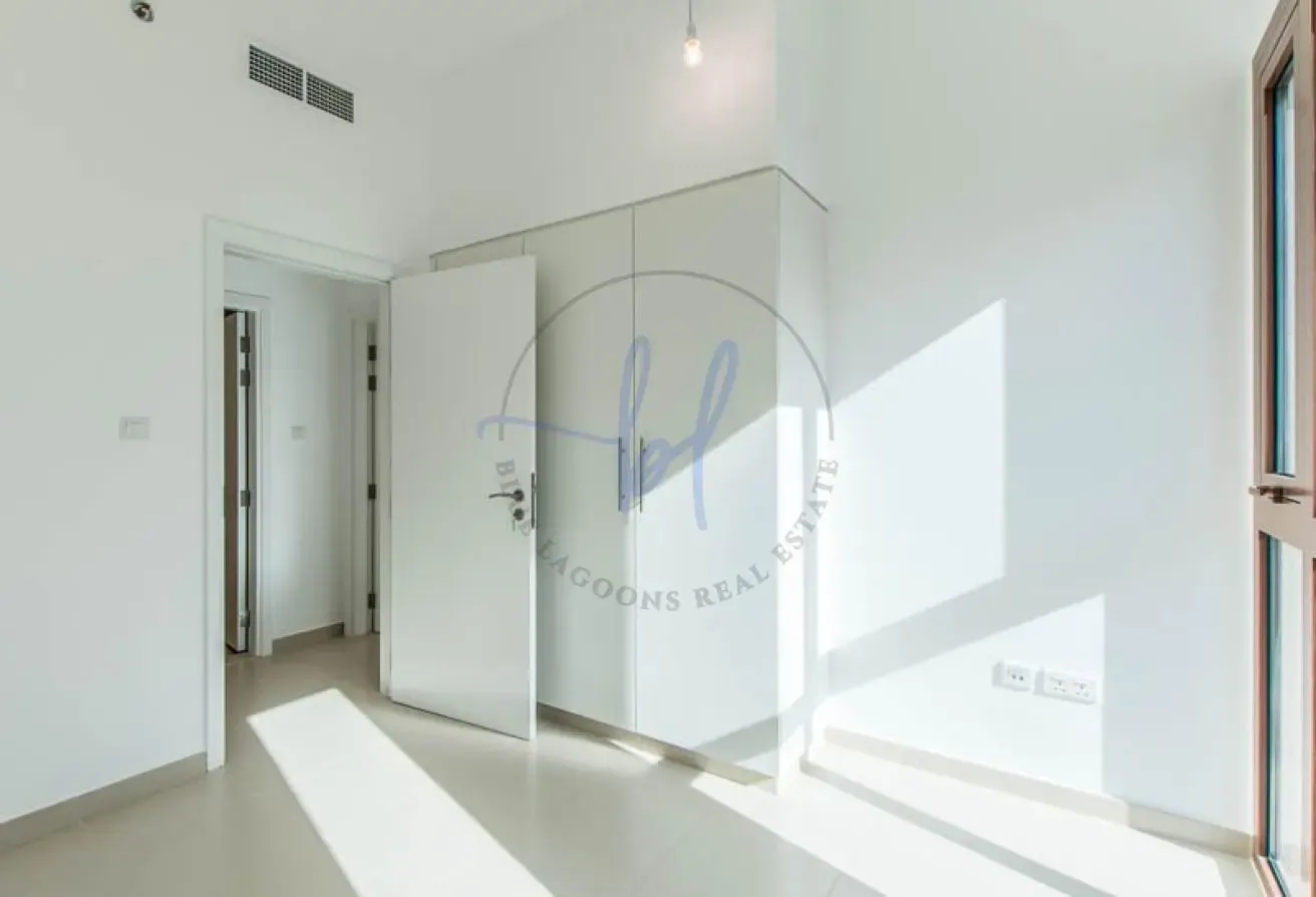 Bright and Airy | Homey Apt | Call Me Now to View