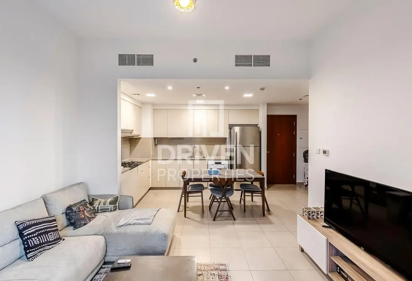 High Floor | Open View | Clean Apartment