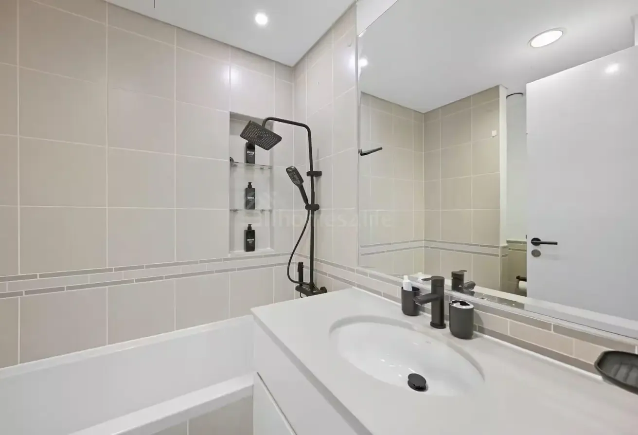 Modern | Fully Furnished | Ready to Move in