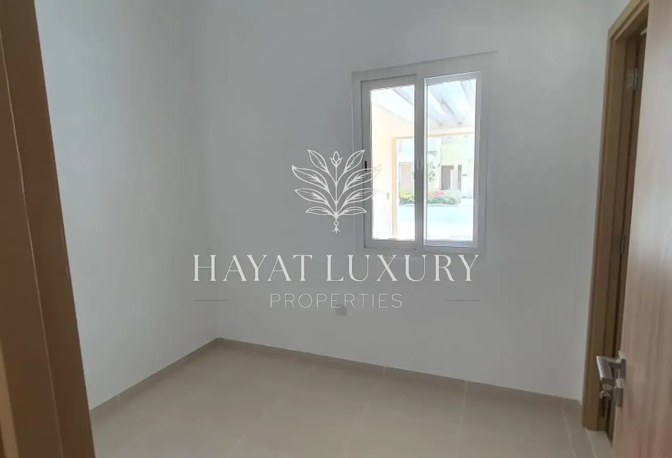 3 Bedroom + Maid | Single Row | Vacant 25th August