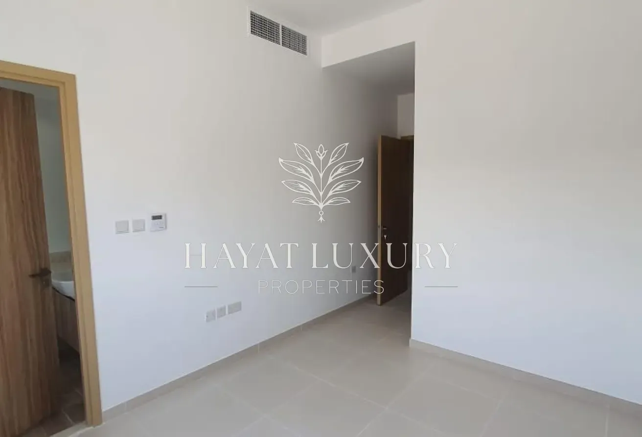 3 Bedroom + Maid | Single Row | Vacant 25th August