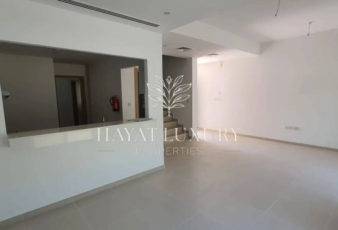 3 Bedroom + Maid | Single Row | Vacant 25th August