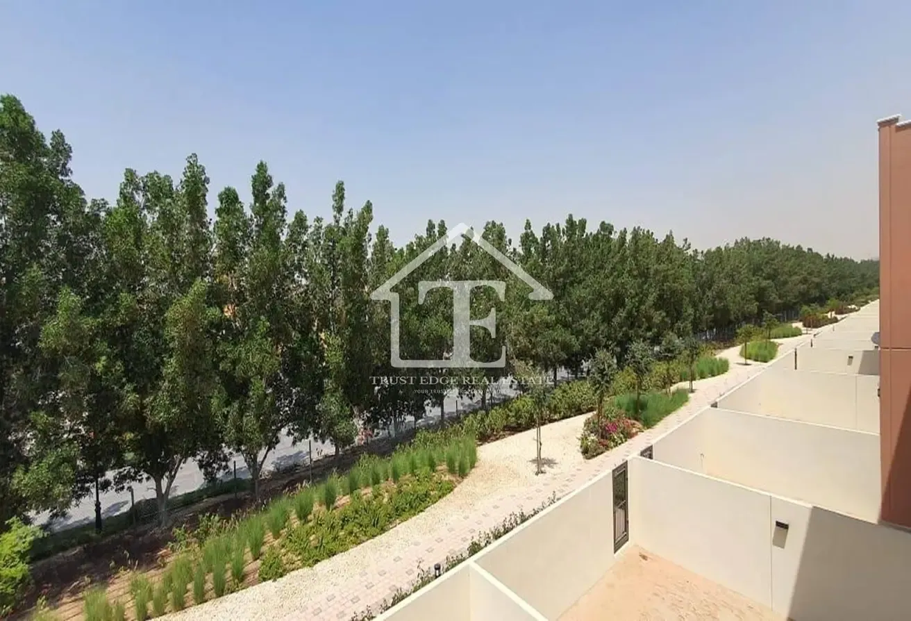 Vacant | Single Row | Multiple Units | Negotiable
