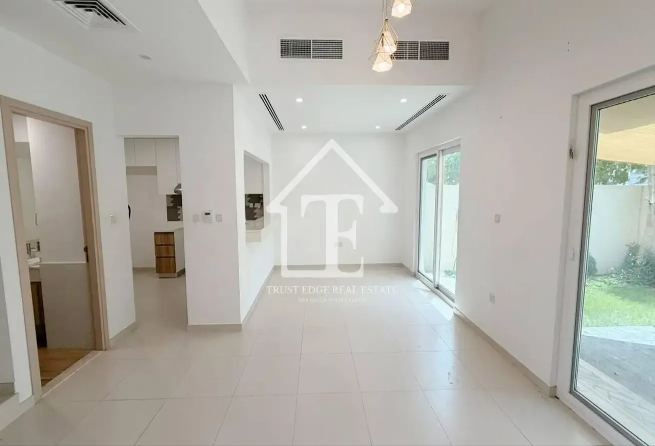 Near to Pool Club | Multiple Cheques | Negotiable
