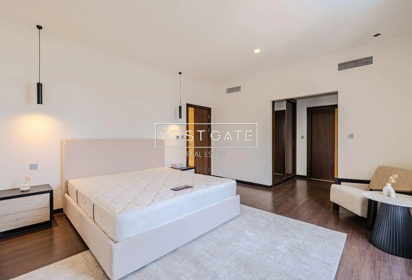 Upgraded | Fully Furnished | Marina/Community View