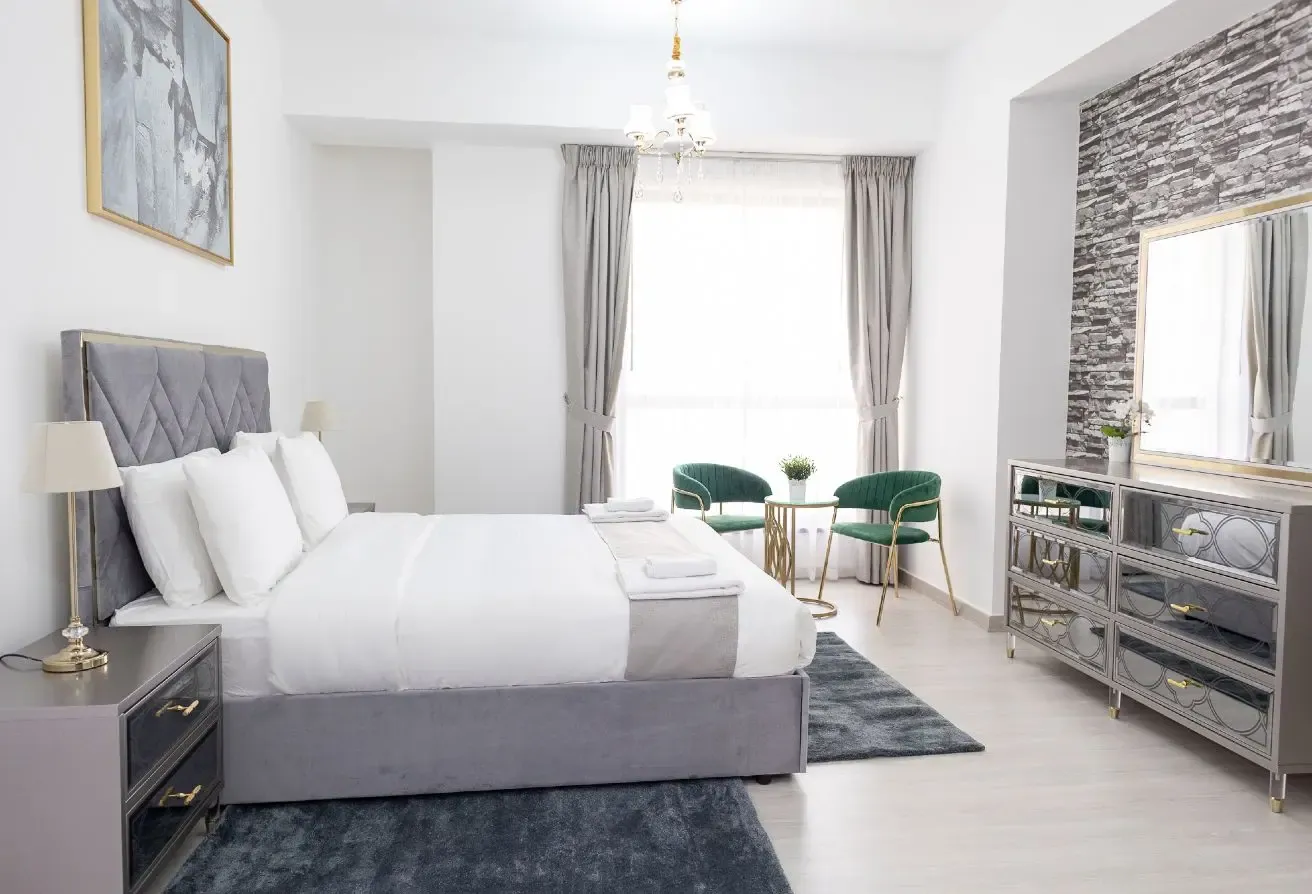 3BR FURNISHED I BILLS INCLUDED I COMMISSION FREE