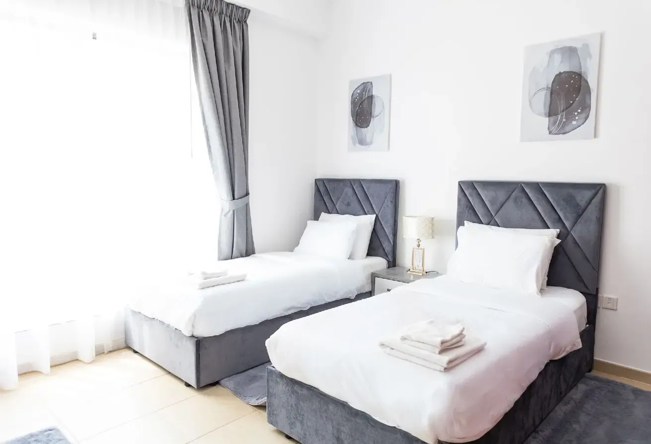 3BR FURNISHED I BILLS INCLUDED I COMMISSION FREE