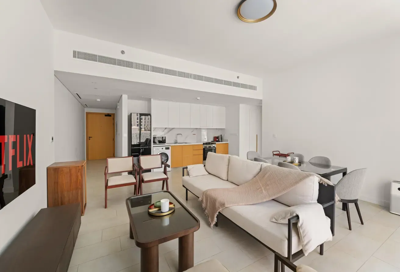 REDUCED RATE | LOW FLOOR I BEACH ACCESS