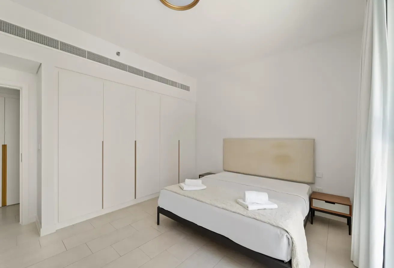 REDUCED RATE | LOW FLOOR I BEACH ACCESS