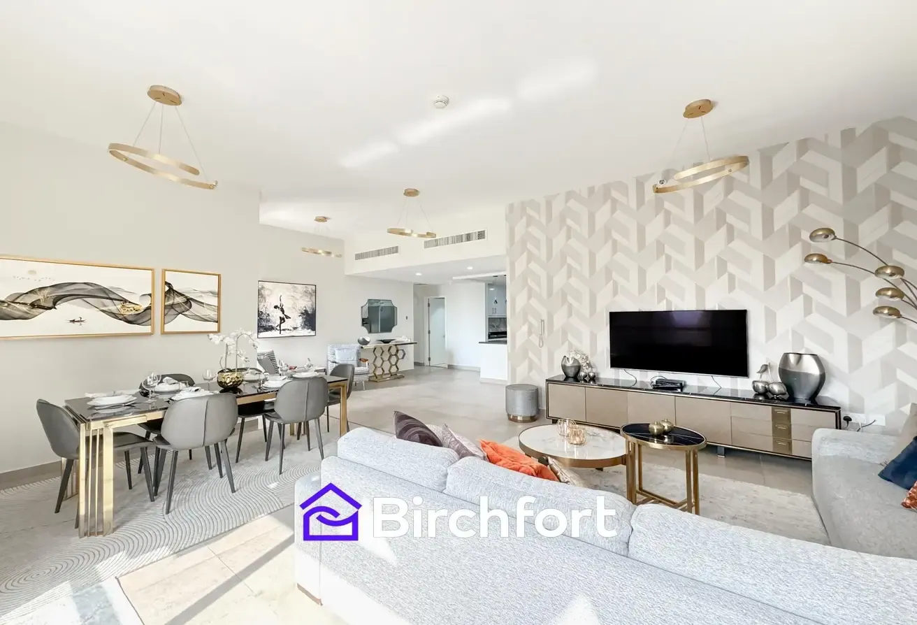 FULLY RENOVATED | 2 BEDS | CLOSE TO BEACH