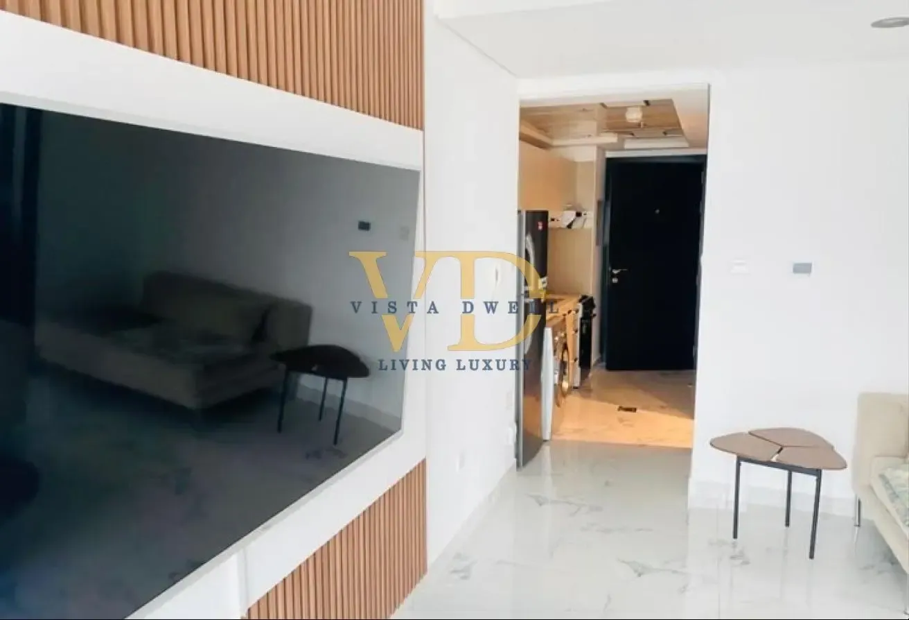 FULLY FURNISHED ONE BEDROOM | VACANT END OF JULY