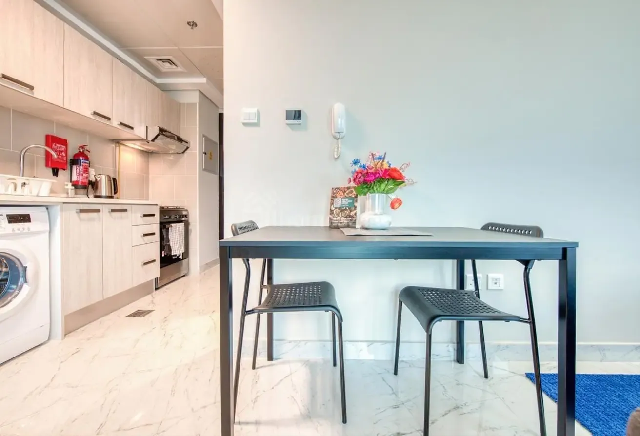 OPEN VIEW | Modern | Well Maintained