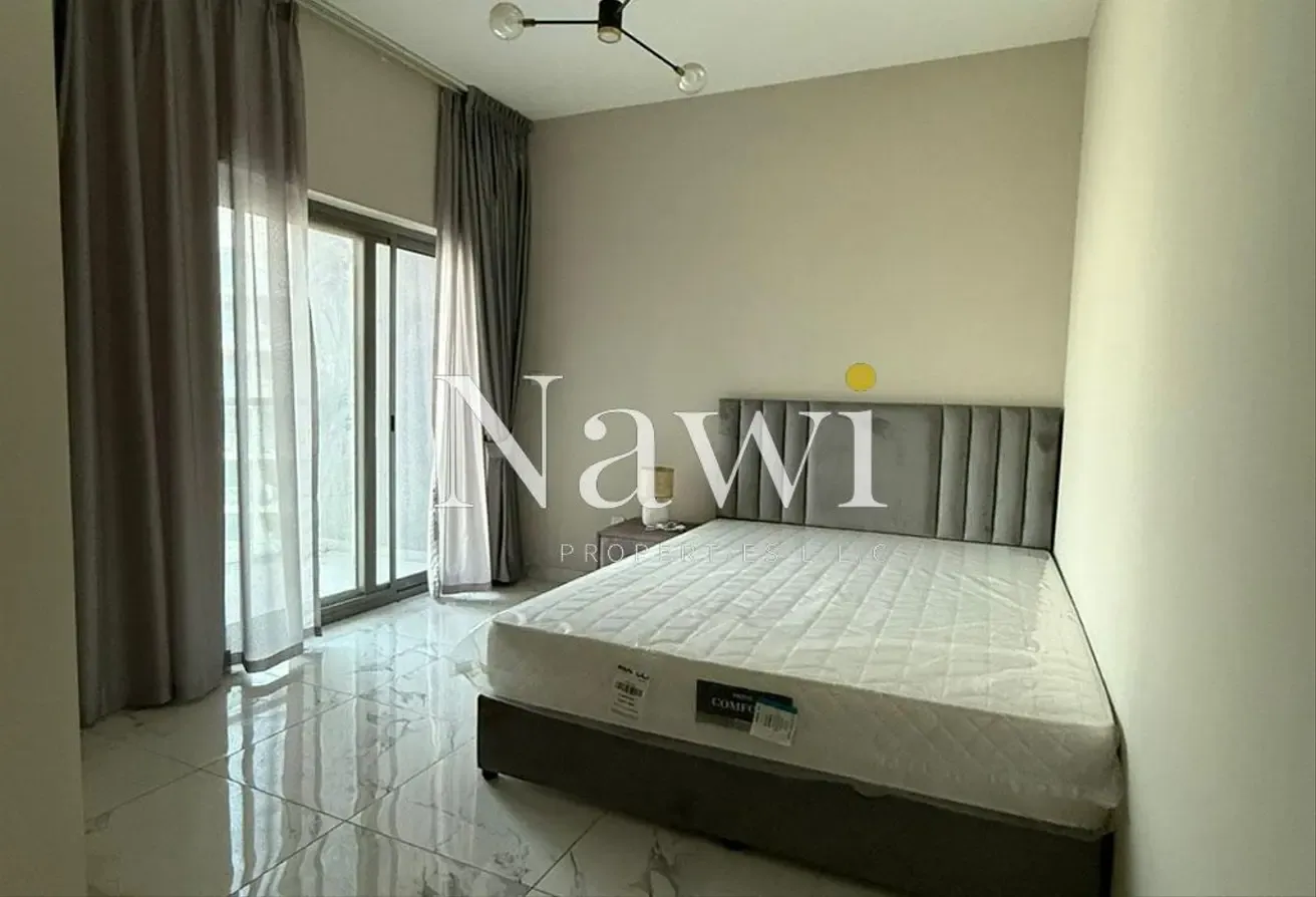 Fully Upgraded 1 Bedroom | Bright Living Area