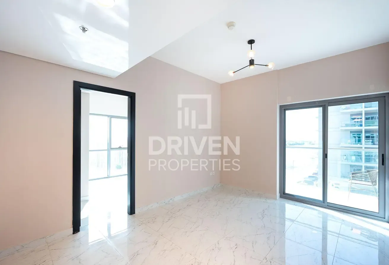 Modern Layout | Serene Living | Mid Floor