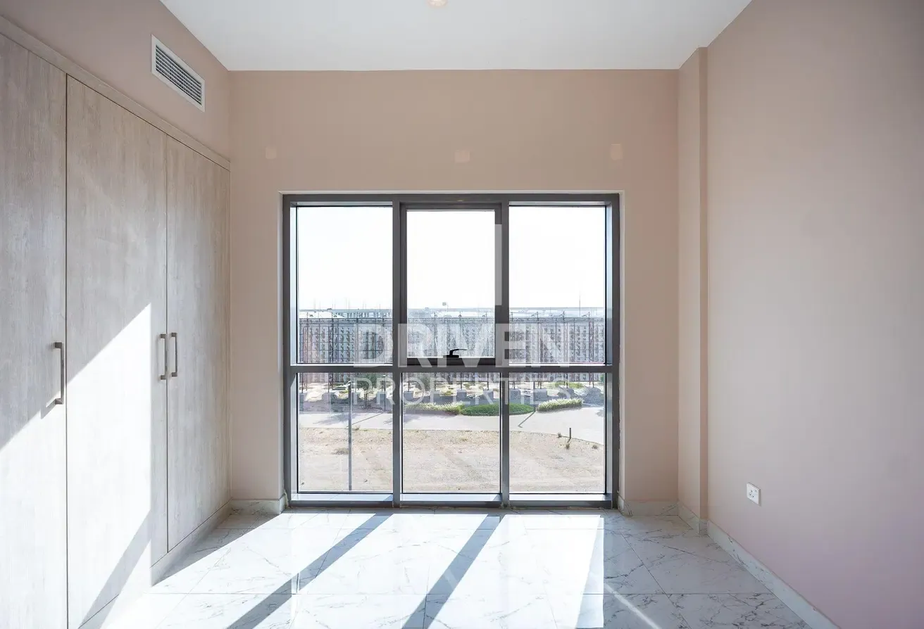 Modern Layout | Serene Living | Mid Floor