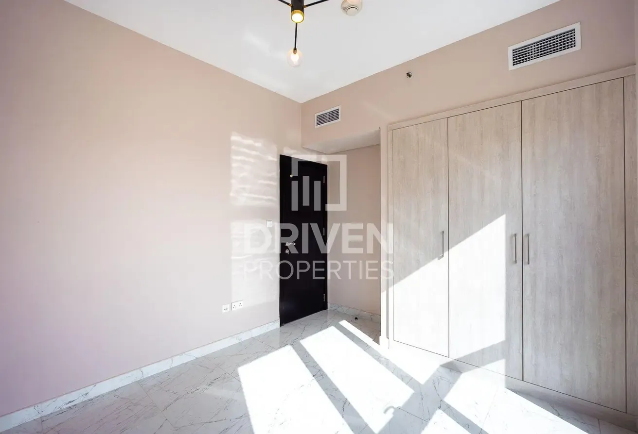 Modern Layout | Serene Living | Mid Floor