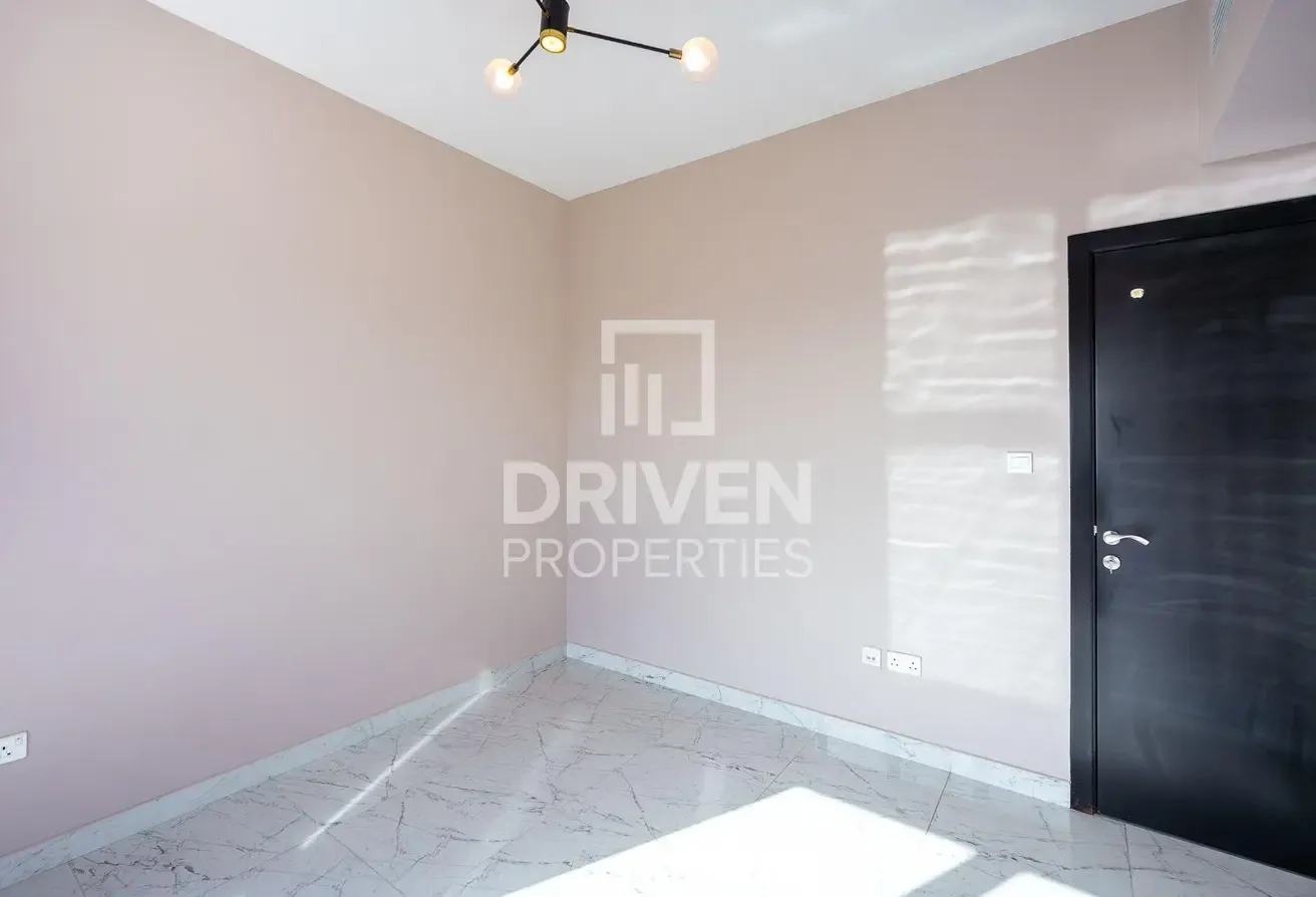 Modern Layout | Serene Living | Mid Floor