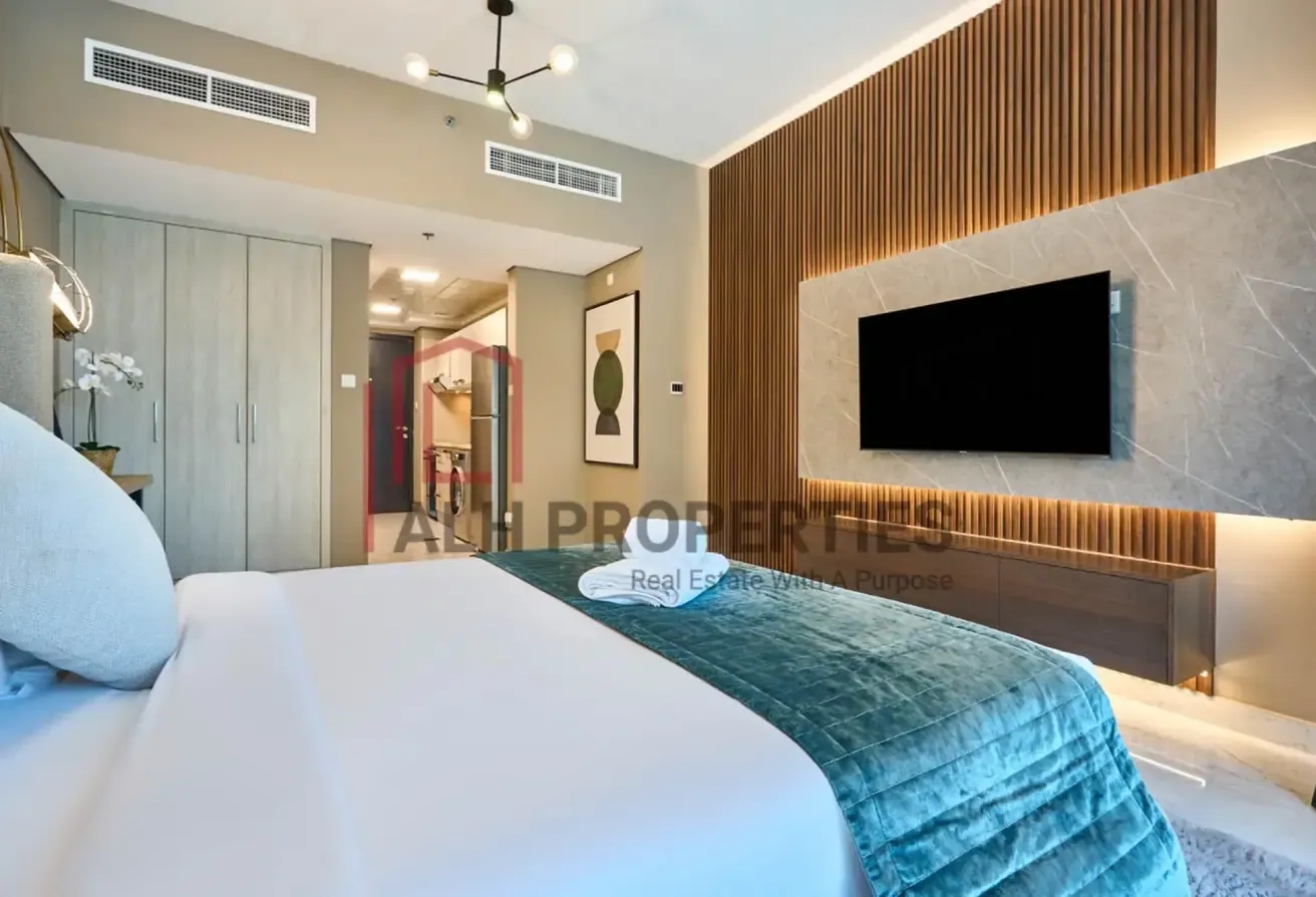 Sleek Contemporary Studio | Elegant Finish