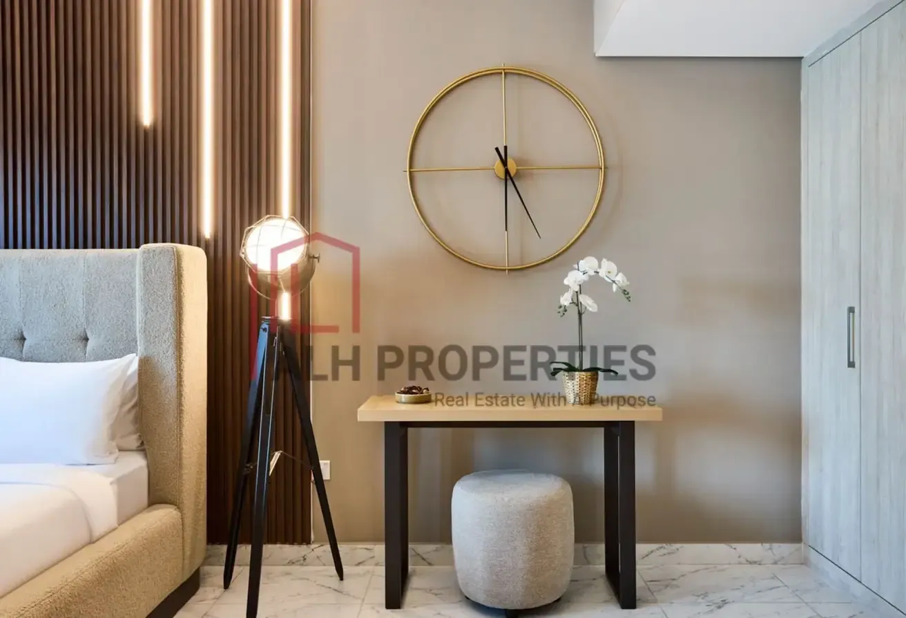 Sleek Contemporary Studio | Elegant Finish