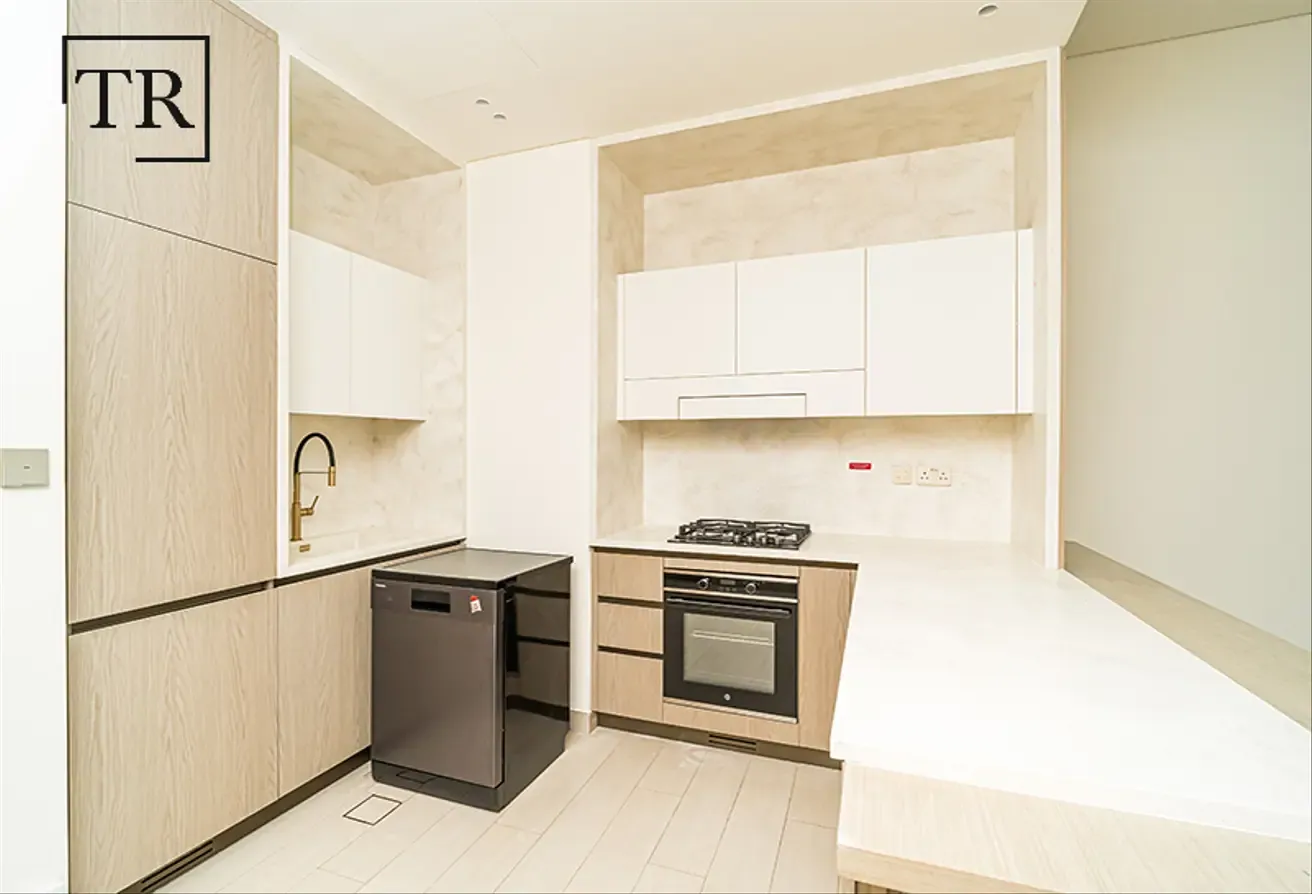 Furnished | Elegant Finishes | Wide Layout | 4Chqs