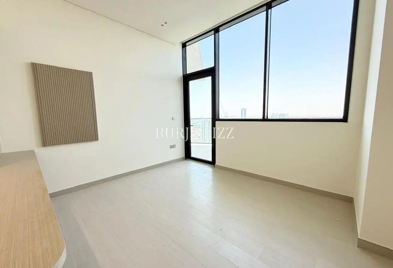 Luxurious Living | Private Pool | Vacant