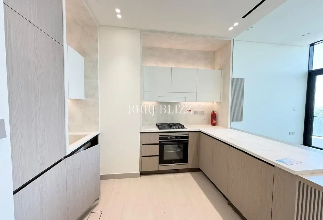 Luxurious Living | Private Pool | Vacant