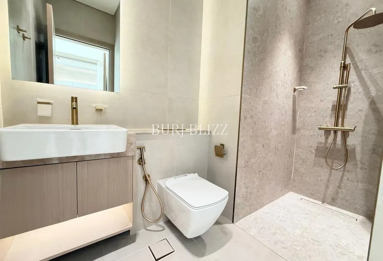 Luxurious Living | Private Pool | Vacant