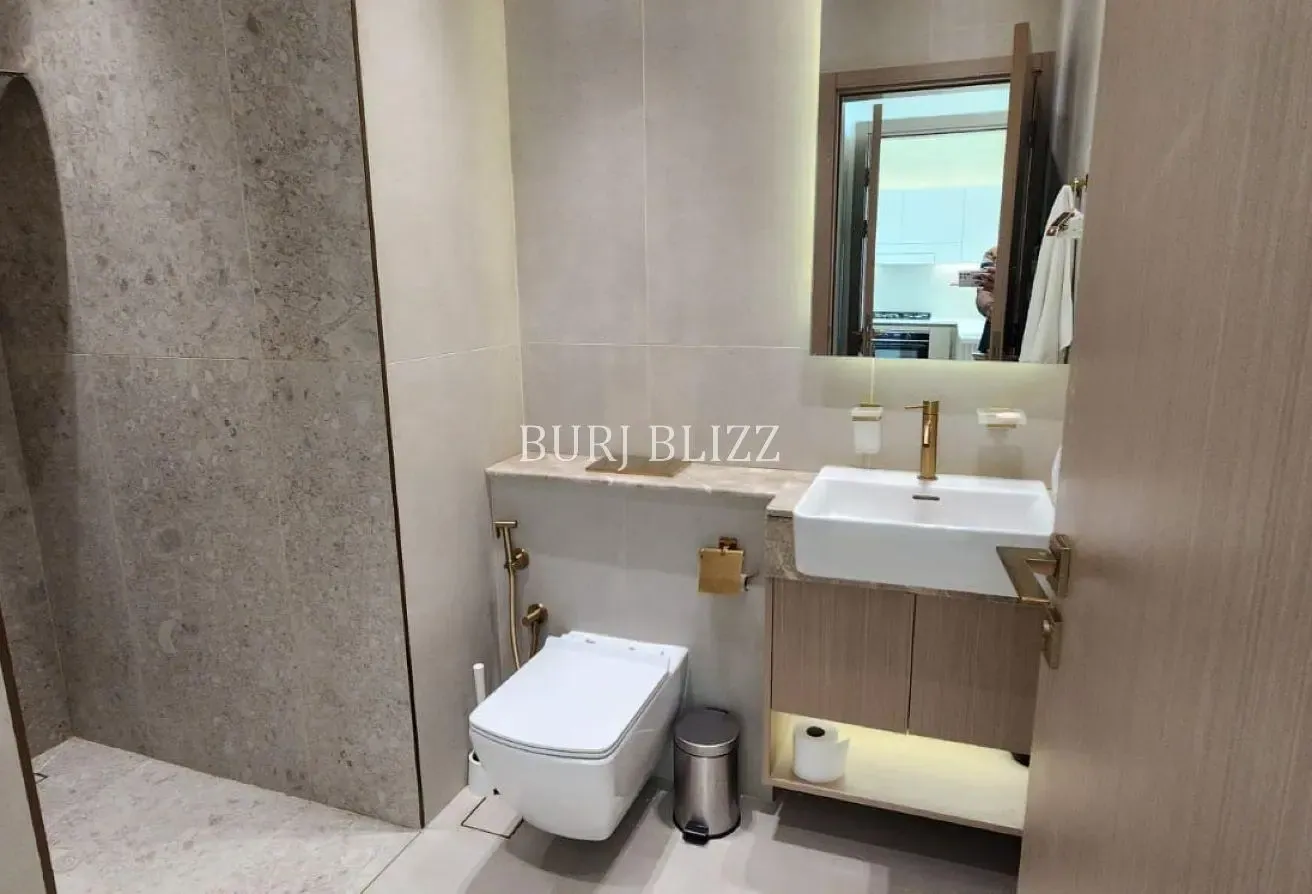 1BHK+Maid | High Floor | Private Pool