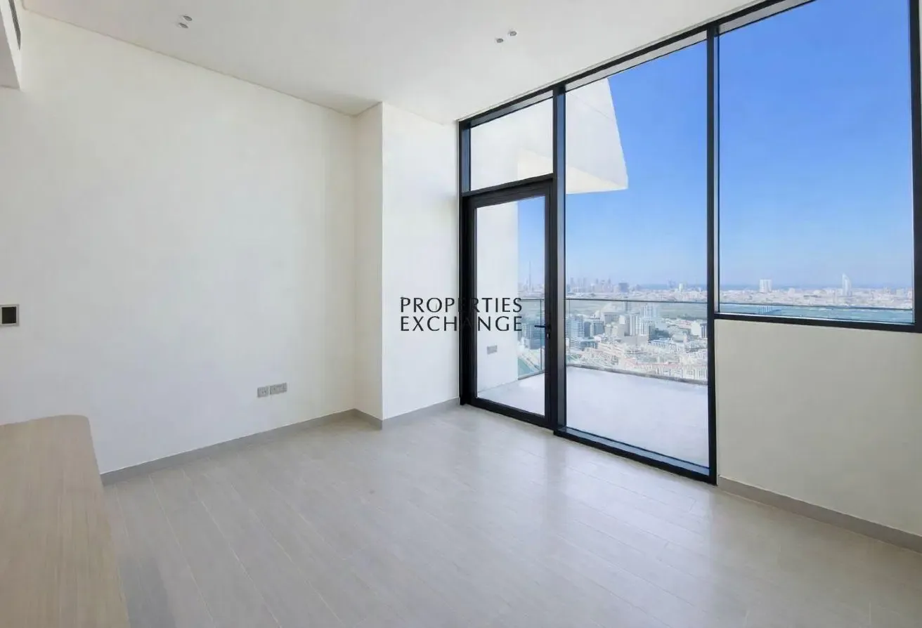 High-Floor | Private Pool | Skyline View