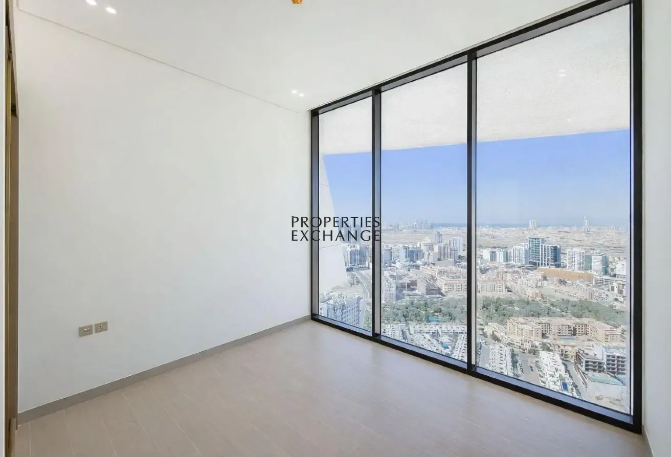 High-Floor | Private Pool | Skyline View